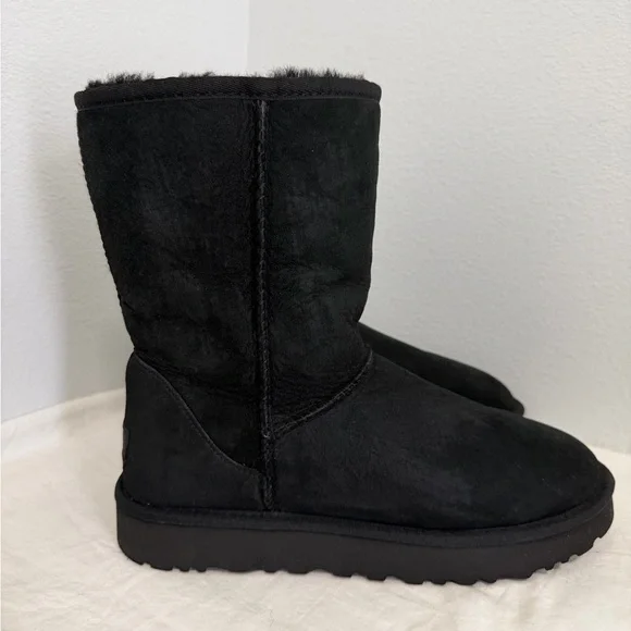 Ugg Classic Short ll chestnut boots black size 10 - Picture 6 of 9